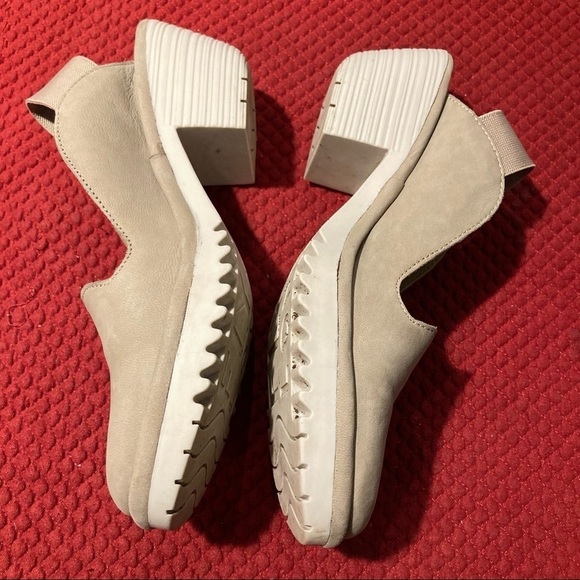 FLY LONDON Sz 39 Whit Pull On Leather Upper Made in Portugal  Sandals - Picture 4 of 9